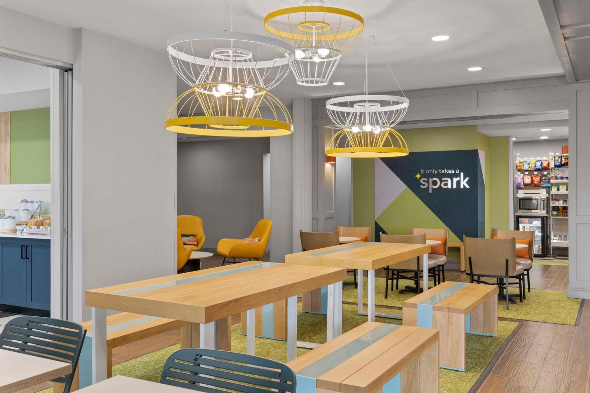 Spark By Hilton Newcomerstown Exterior photo